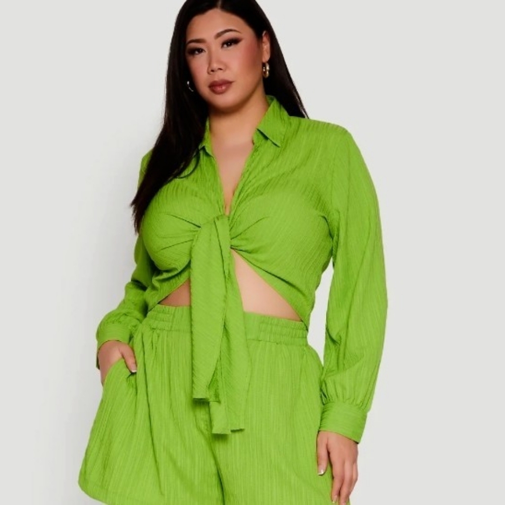 Timing Sz 3X Vibrant Green Tie-Front Crop Top